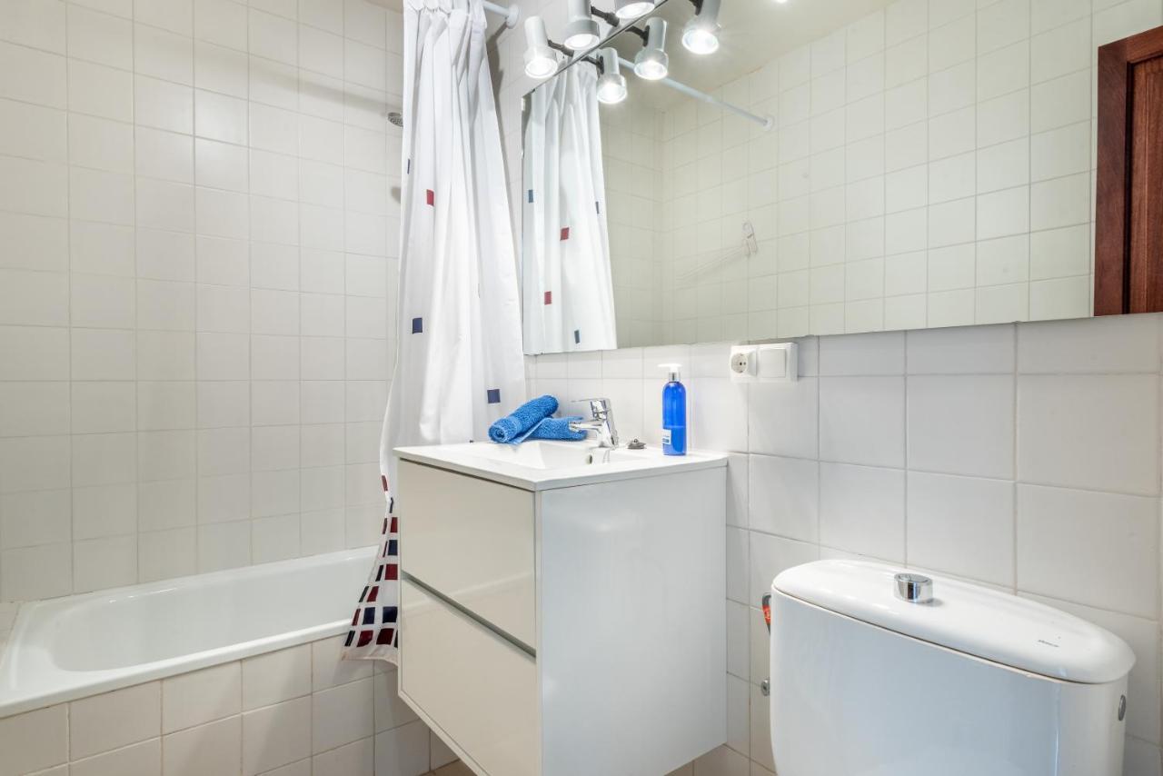 House Close To The Center, Large Flat Orchard And Pool. Holiday home